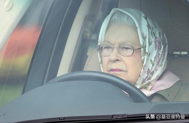 全世界唯二“无证驾驶”不犯法的人！一位是英女皇，另一位在中国